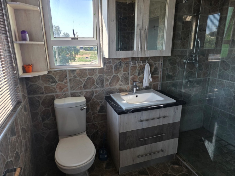5 Bedroom Property for Sale in Bridgeton Western Cape
